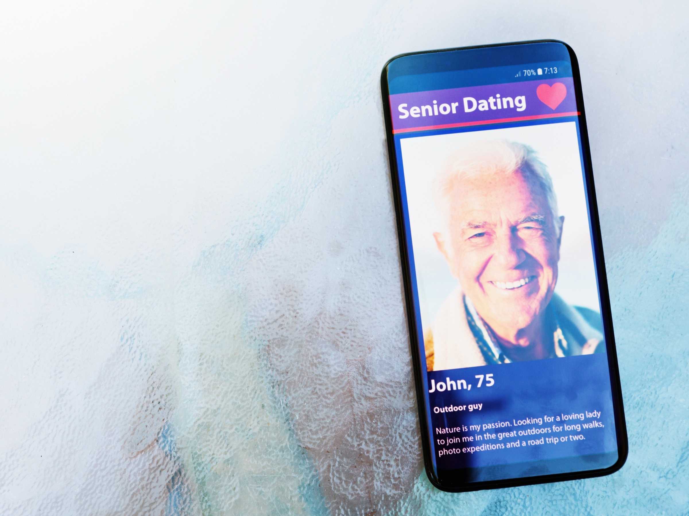 Staying-Safe-While-Online-Dating